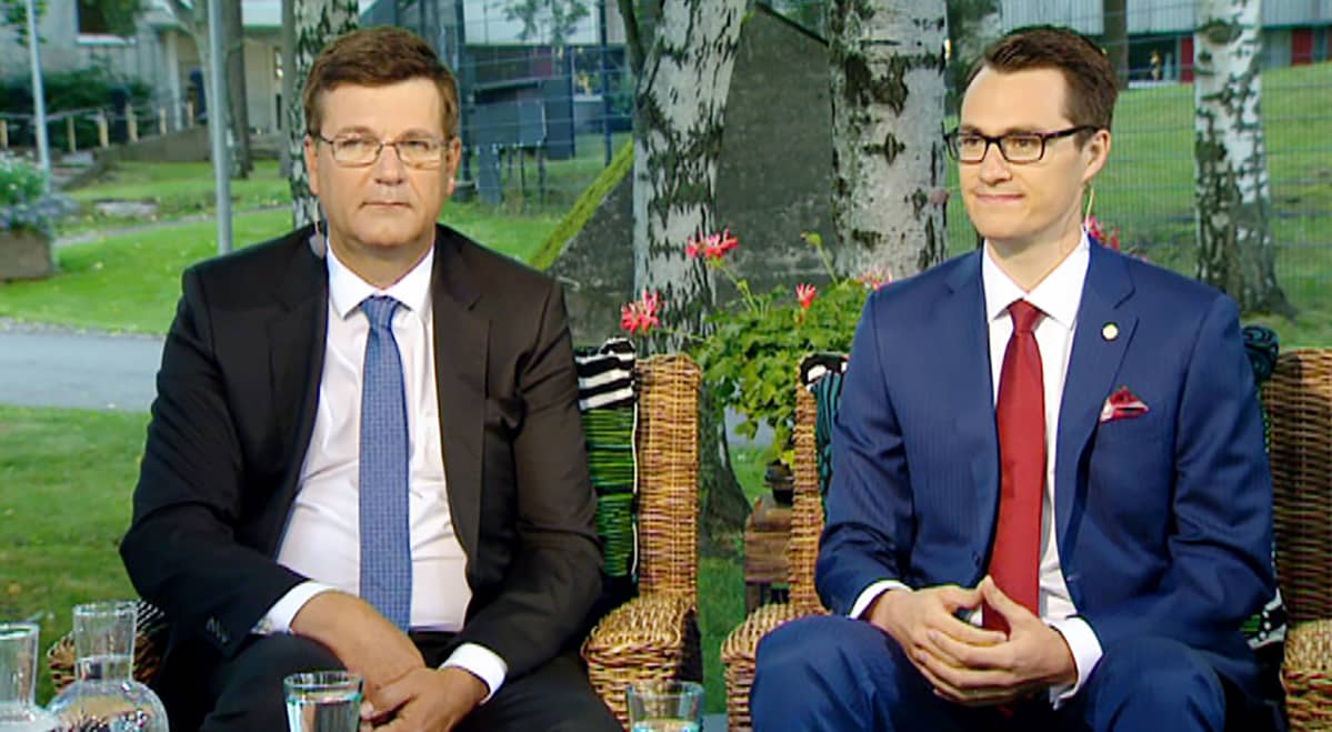SKVL:n toimitusjohtaja Jussi Mannerberg (vas.) ja Hypon pääekonomisti Juhana Brotherus.