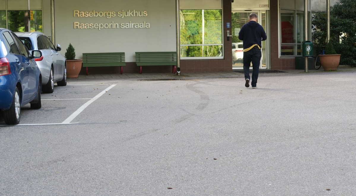 Erikoissairaanhoitoa tarvitsevat päivystyspotilaat ohjataan Raaseporista jatkossa Lohjalle tai pääkaupunkiseudun sairaaloihin.