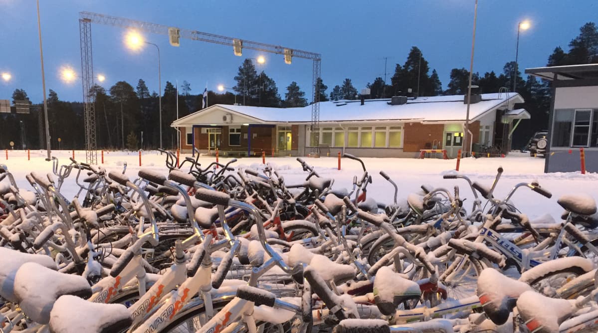 Raja-Jooseppi turvapaikanhakijoiden pyöriä joulukuussa 2015