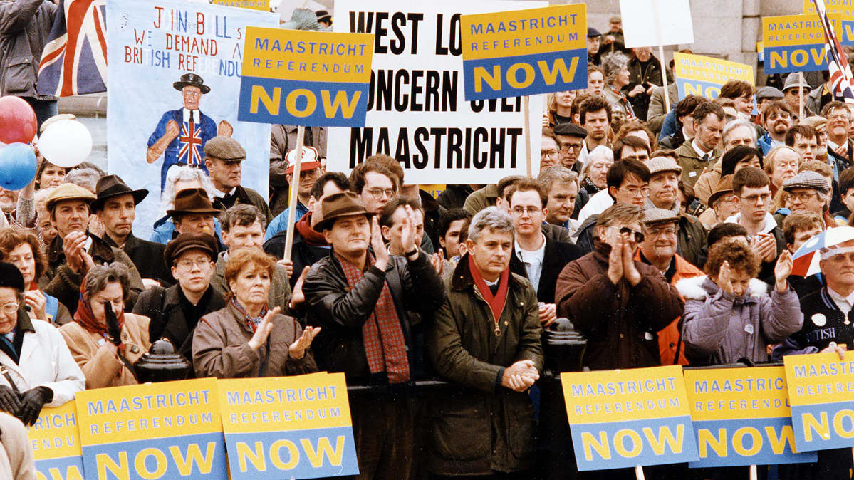 Mielenosoitus Maastrichtin sopimusta vastaan vuonna 1993.