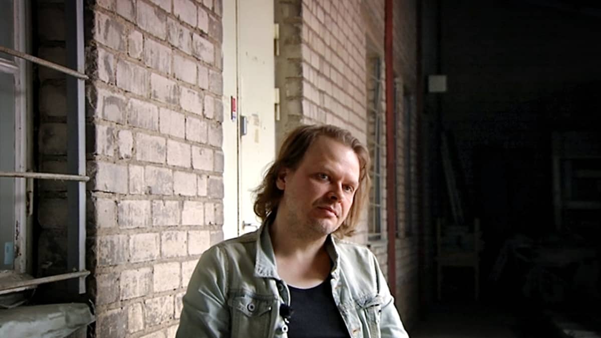 Taiteilija Jiri Geller.