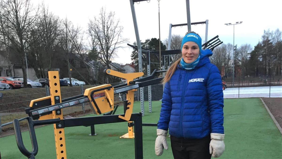 Lappeenrantalainen ultrajuoksija Satu Lipiäinen edustaa joensuulaista Ultra Sisua.