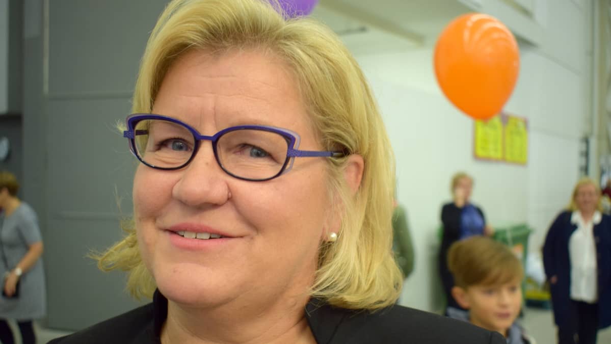 Turun Kansallisen Kirjakaupan toimitusjohtaja Paula Palmroth