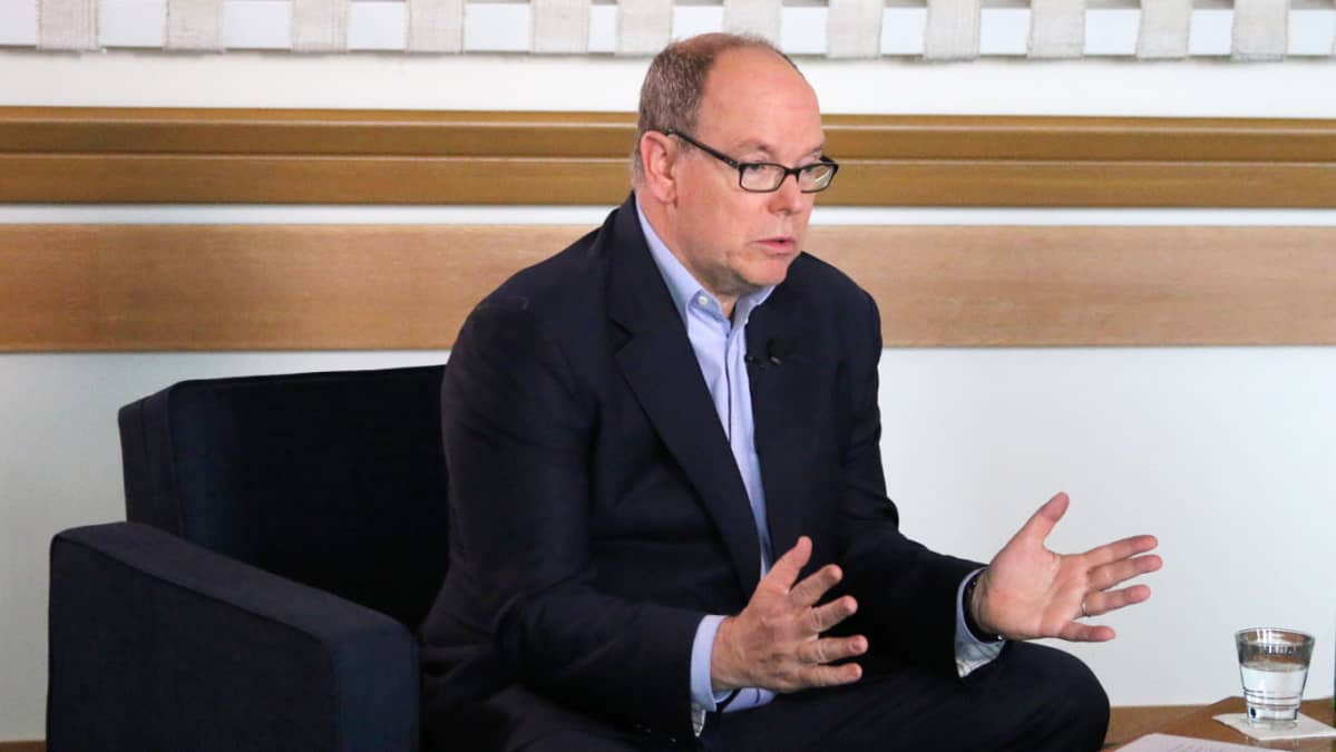 Monacon ruhtinas Albert toinen vierailee tänään Rovaniemellä. Albert vastaanottaa Lapin yliopiston kunniatohtorin arvonimen työstään ympäristönsuojelussa ja ilmastonmuutoksen vastustamisessa.