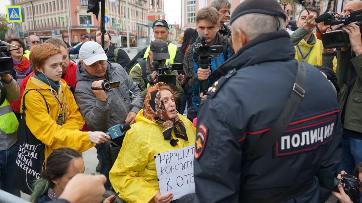Fjodor Hudokormov kuvaa Moskovan mielenosoituksessa.