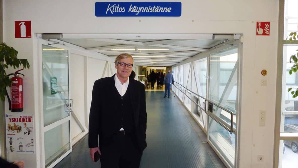 Kuvassa on Jukka Lumio.