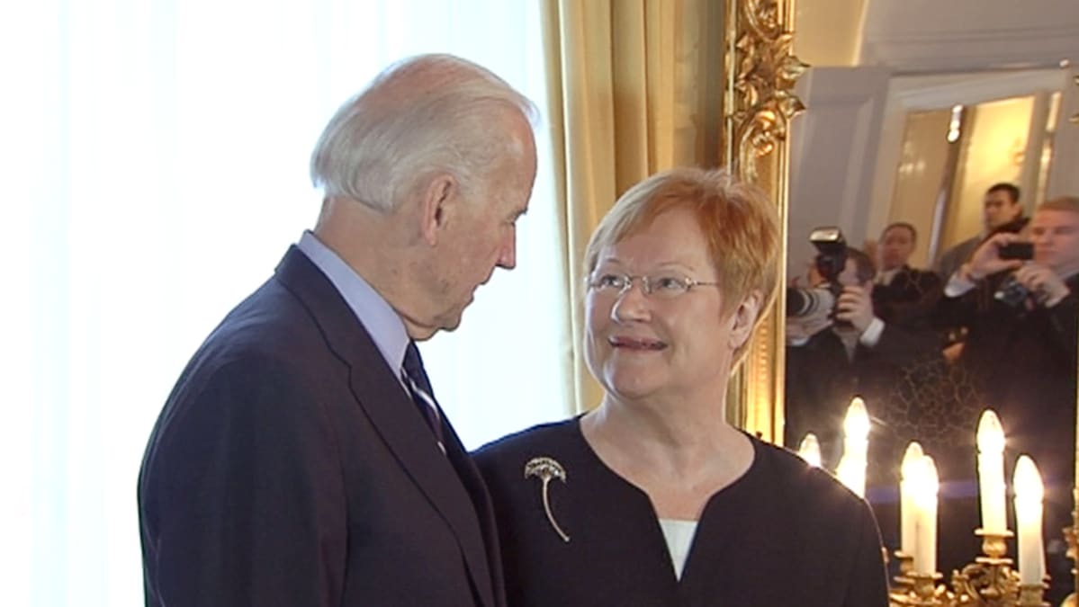 Yhdysvaltain varapresidentti Joe Biden ja tasavallan presidentti Tarja Halonen