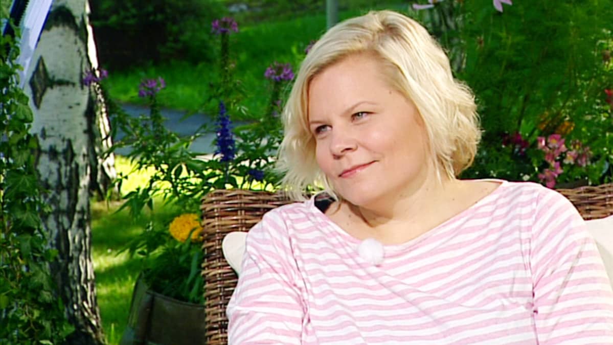 Paula Noronen Aamu-tv:n vieraana.
