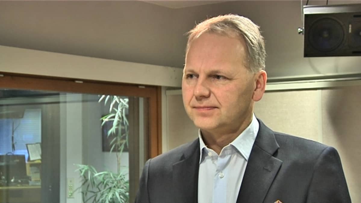 Kansanedustaja Jari Leppä (kesk.)