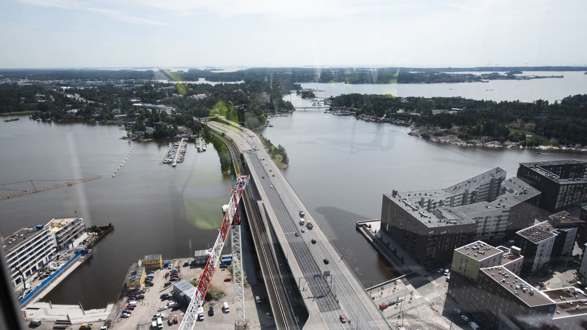 Näkymä Majakan 33. kerroksen ikkunasta itään päin.