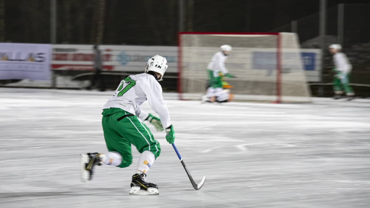 Lappeenrannan Veiterän Aleksi Seppänen harjoituksissa.