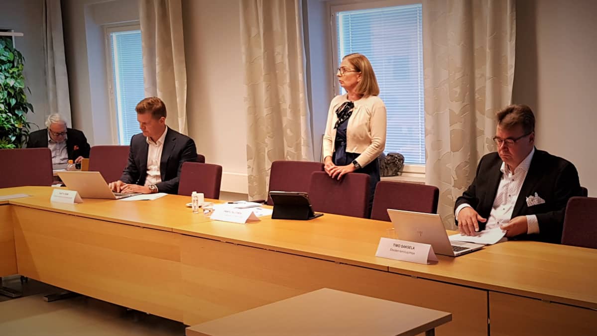 Eksoten tiedotustilaisuudessa puhui muun muassa Anneli Kiljunen ja toimitusjohtaja Timo Saksela