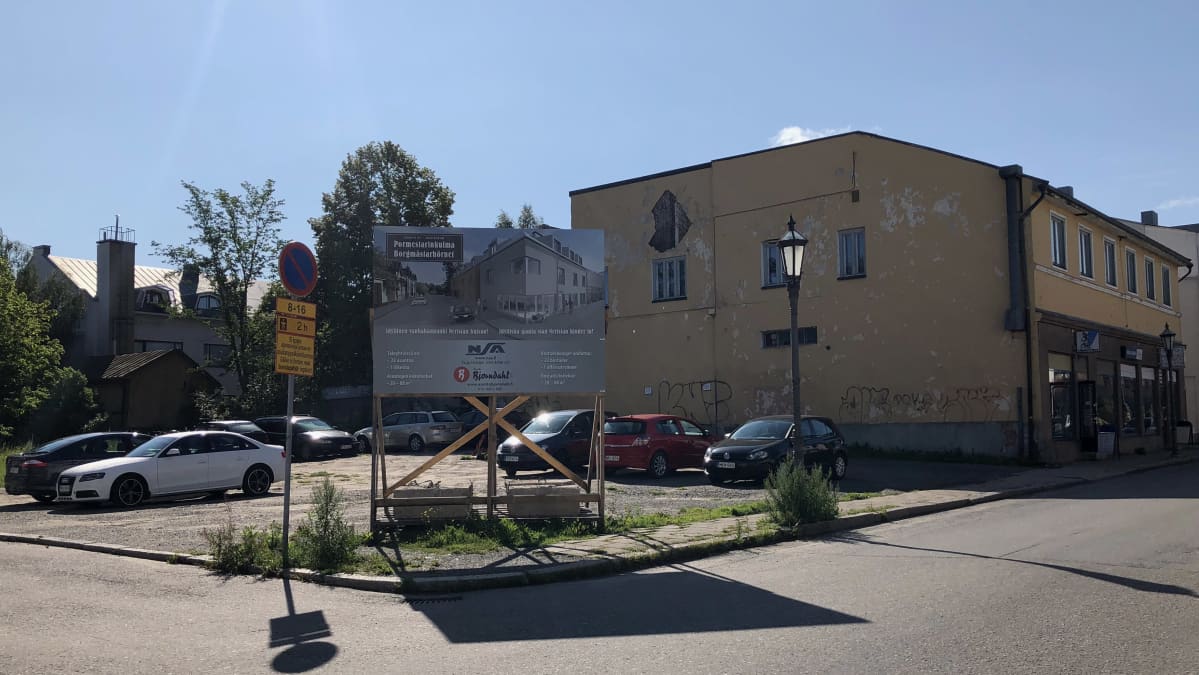 Kuvassa rakentamista odottava tontti