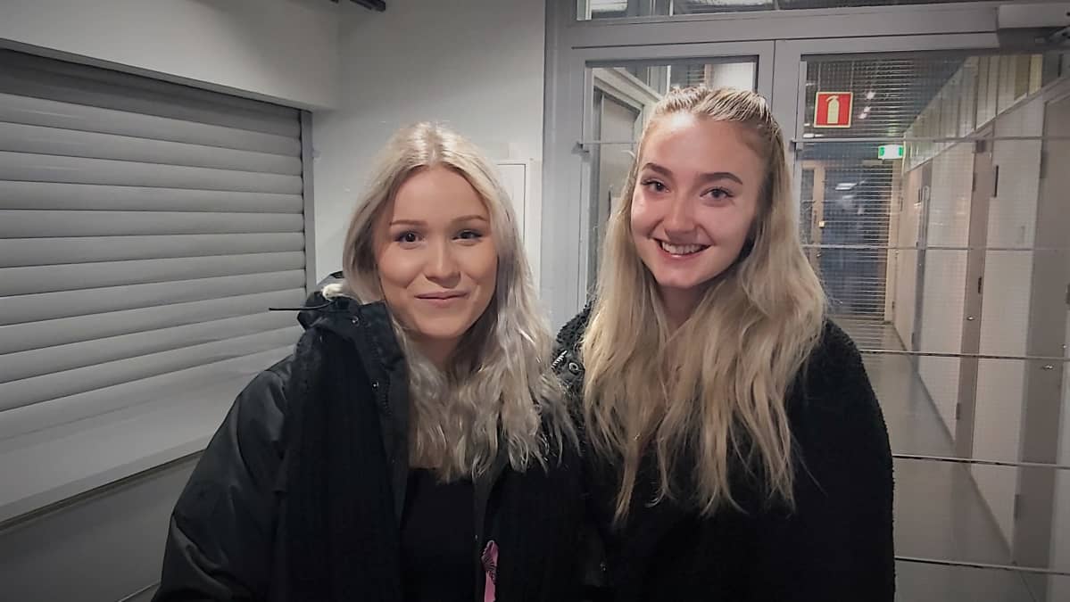 Opiskelijat Janika Tuomola ja Victoria Mielck kertovat kokemuksistaan opiskelijabileistä.