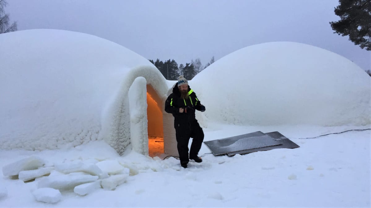 Jäämestari Juuso Partanen Varpasaaressa Imatralla.