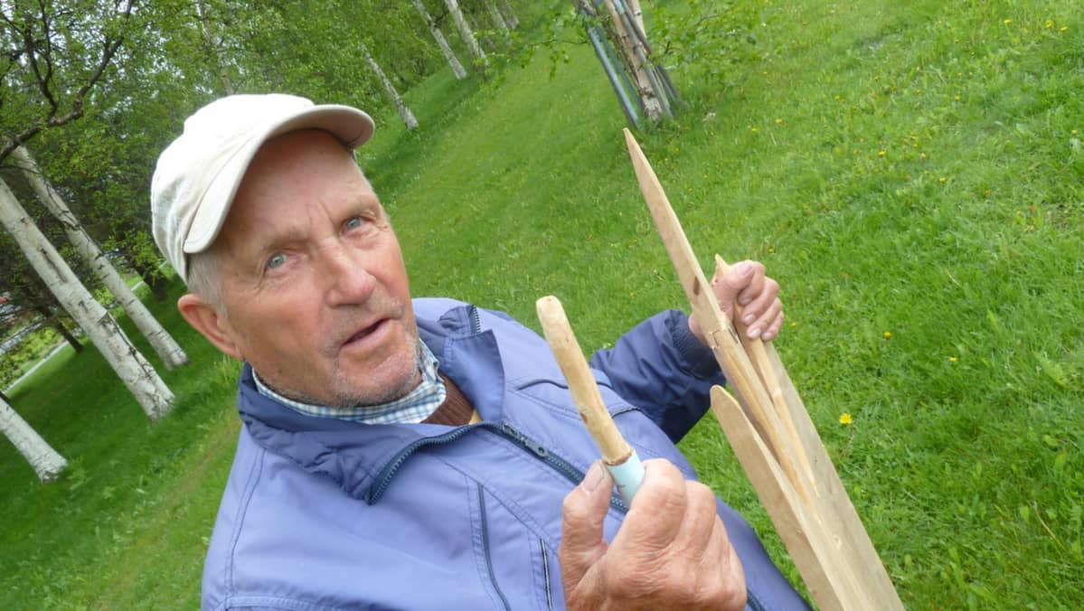 Pauli Tarkkinen esittelee työkaluja