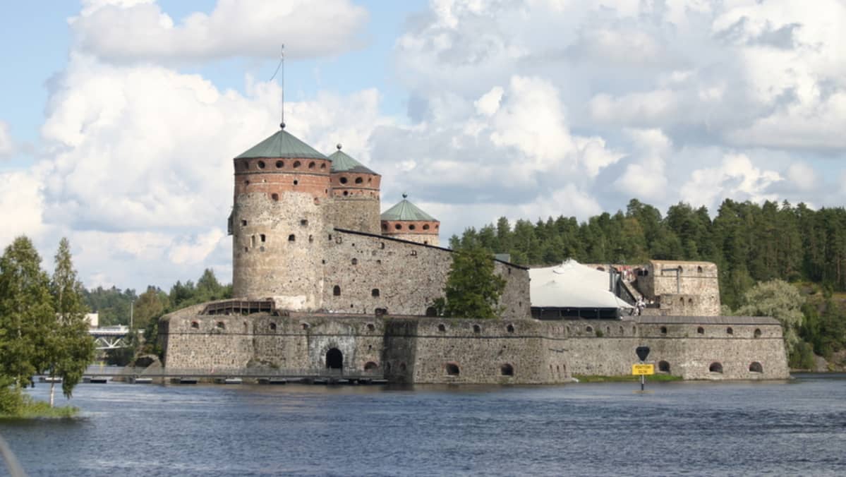 Olavinlinna kesällä