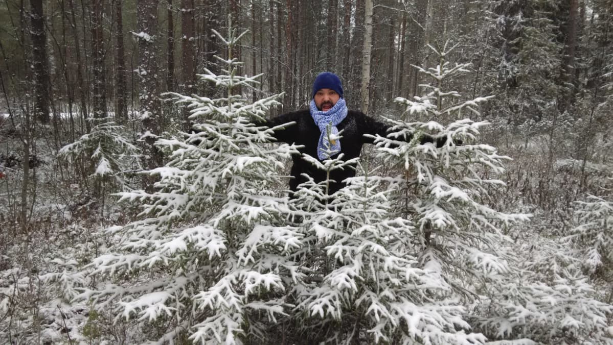 Raul Valiente viihtyy vapaa-ajallaan metsässä