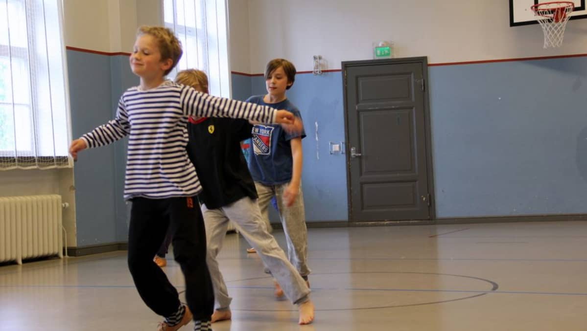 lasten kalenat keikaus kansantanssi