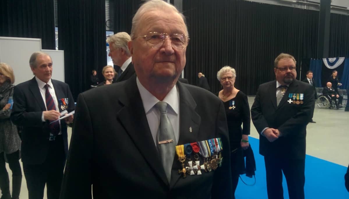 Mikkeliläinen sotaveteraani Kalevi Raatikainen veteraanipäivän juhlassa Lahdessa.