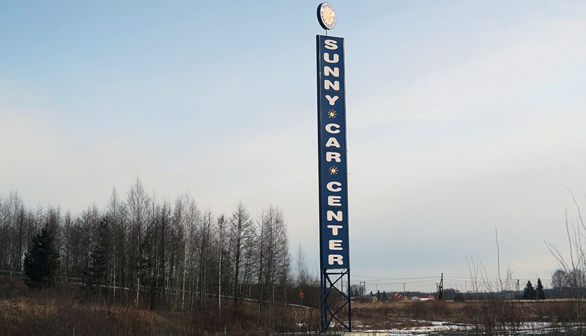Sunny Car Centerin tolppa Hämeenlinnassa