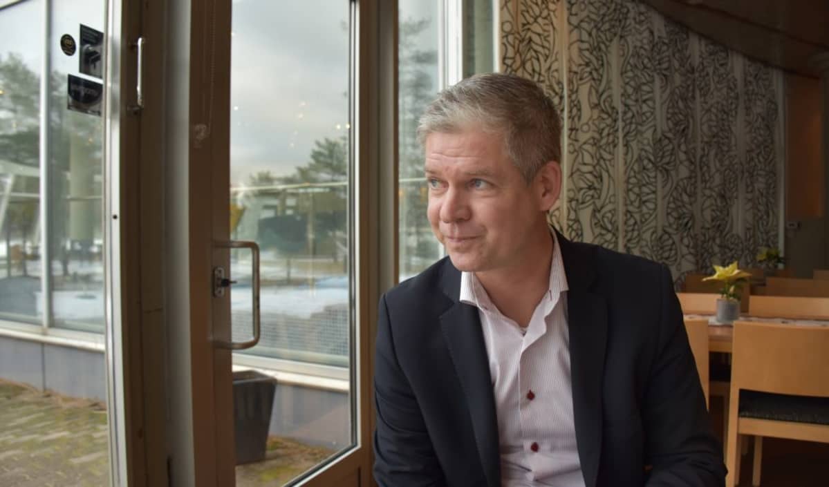 Sampsa Kataja Porin Yyterin kylpylähotellissa ravintolassa