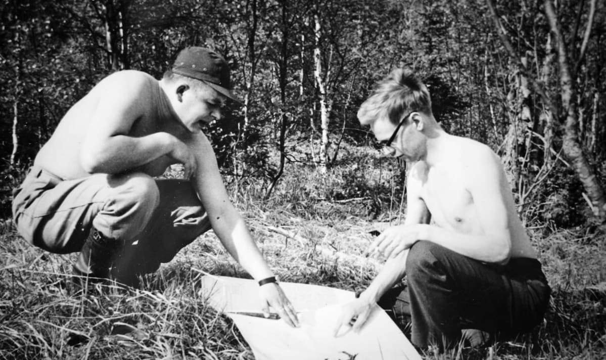 Voitto Kontkanen (vas.) Nuottijärvellä kesällä 1965.