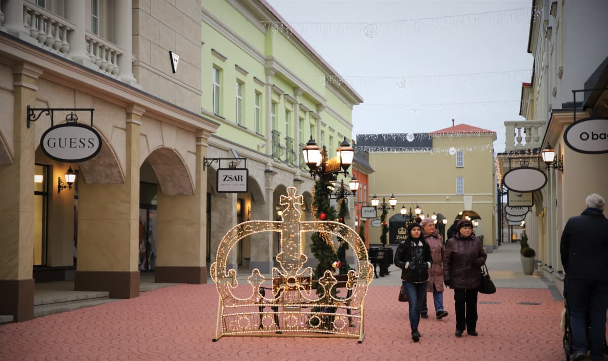 Zsar Outlet Village.
