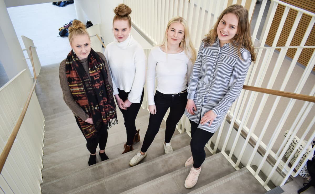 Tiina Maukonen, Ella Liimatainen, Jessica Suominen ja Noora Hetesuo.