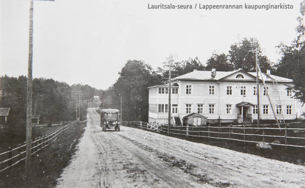 Furulundin mäki ja Kestikievari vuonna 1928
