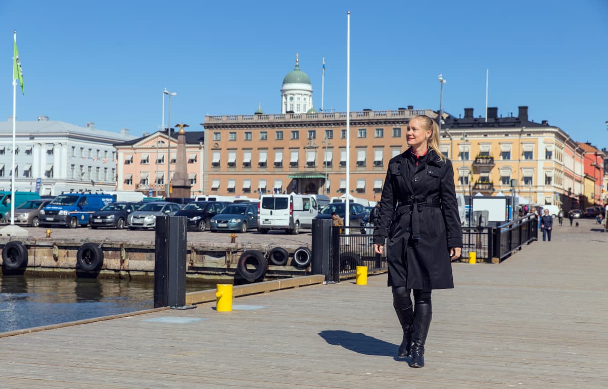 Tutkija Emilia Lahti toivoo ihmisten luovan turvapaikkoja toisilleen.