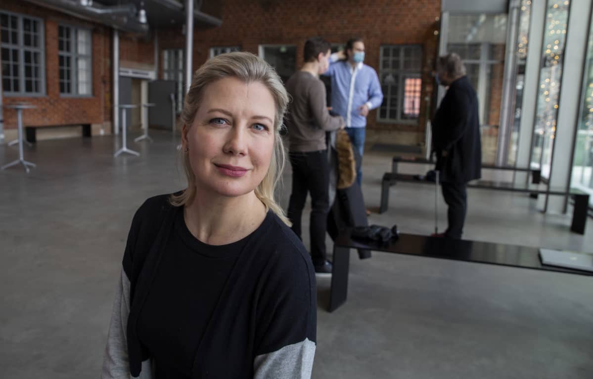 Elina Vähälä viulisti ja musiikin opettaja.