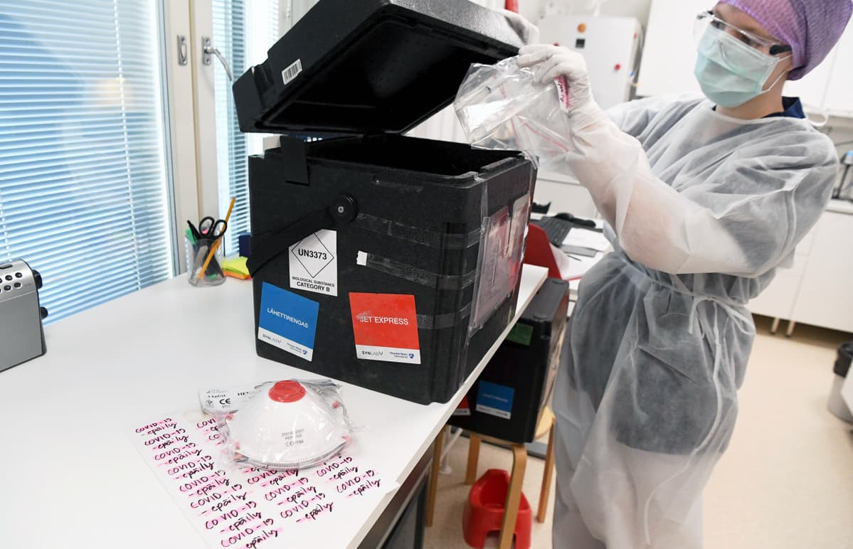 Koronaviruksen testausta terveyspalveluyritys Terveystalon Leppävaaran lääkärikeskuksessa Espoossa.