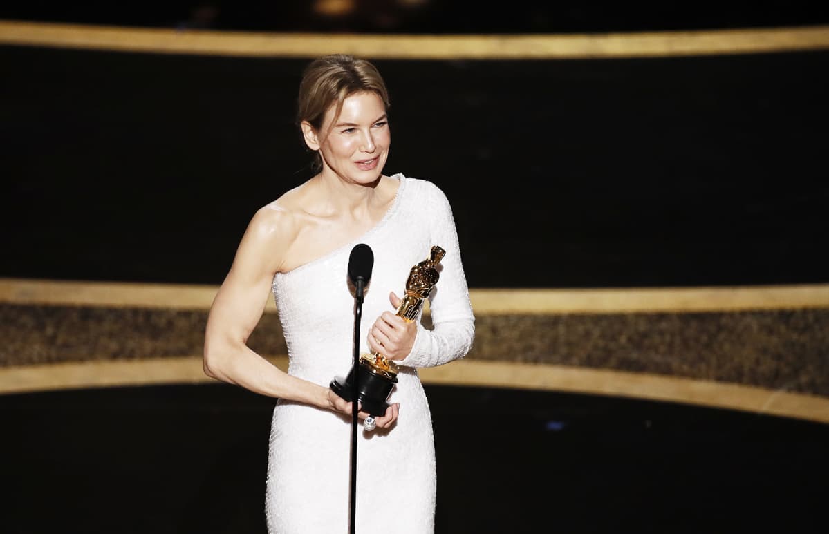 Renée Zellweger voitti parhaan naispääosan palkinnon.