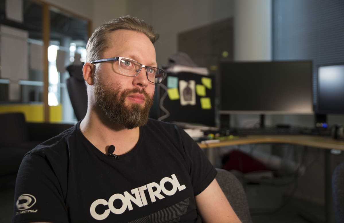 Mikael kasurinen on remedy entertainment yrityksessä control pelin ohjaaja
