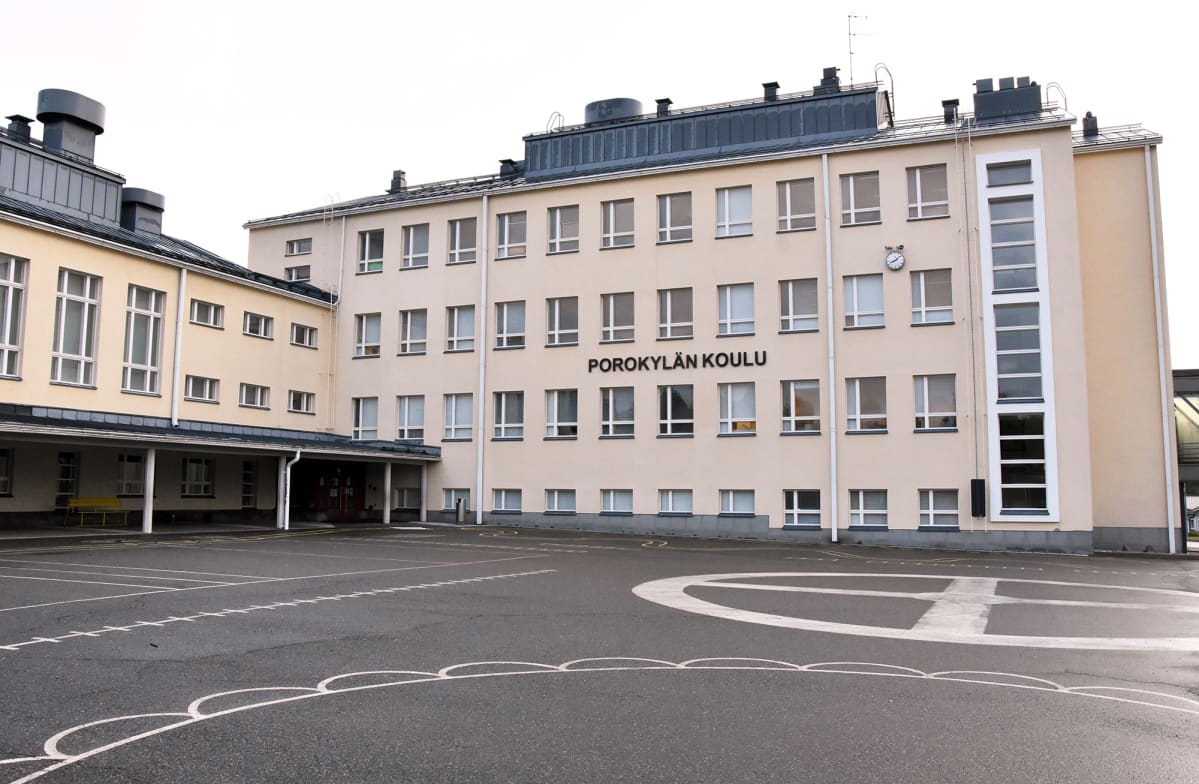 Porokylän koulu Nurmeksessa.