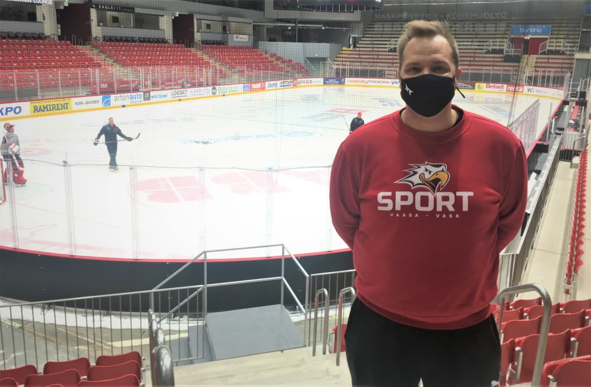 Vaasan Sportin hieroja Teemu Luoma