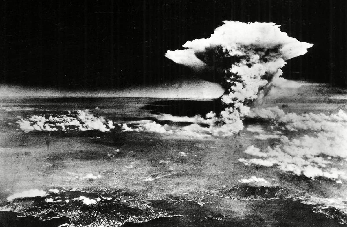 Hiroshiman atomipommi ilmasta kuvattuna.