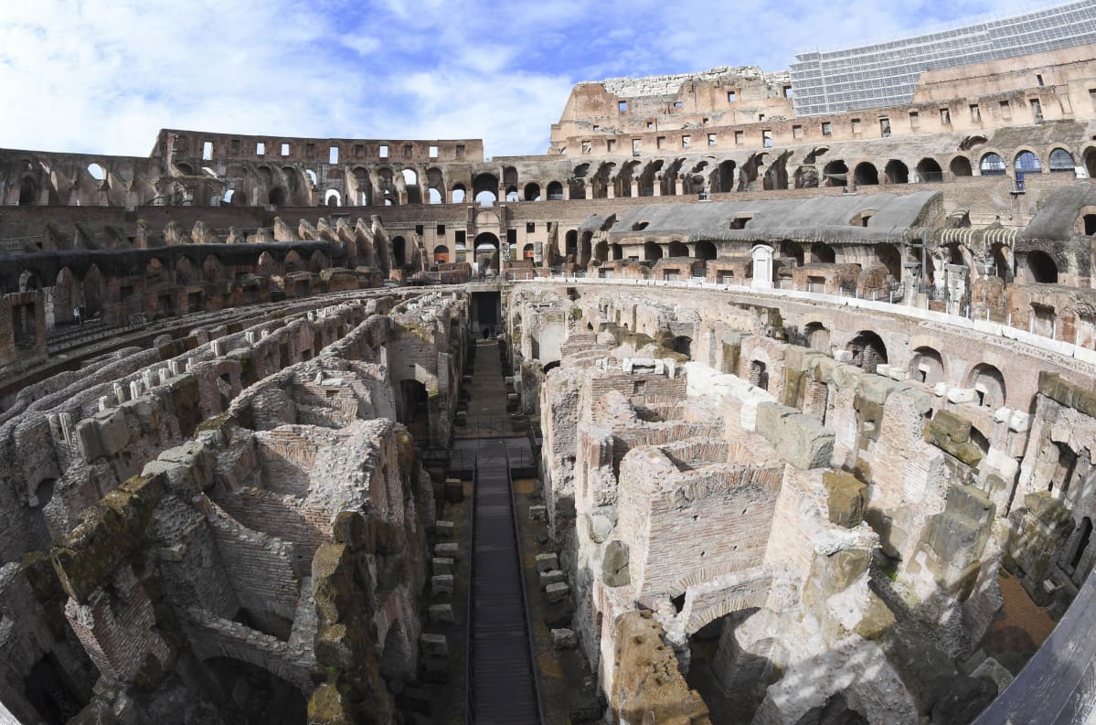 Colosseum oli pitkään suljettuna koronapandemian takia. Nähtävyys avattiin jälleen turisteille helmikuun alussa.