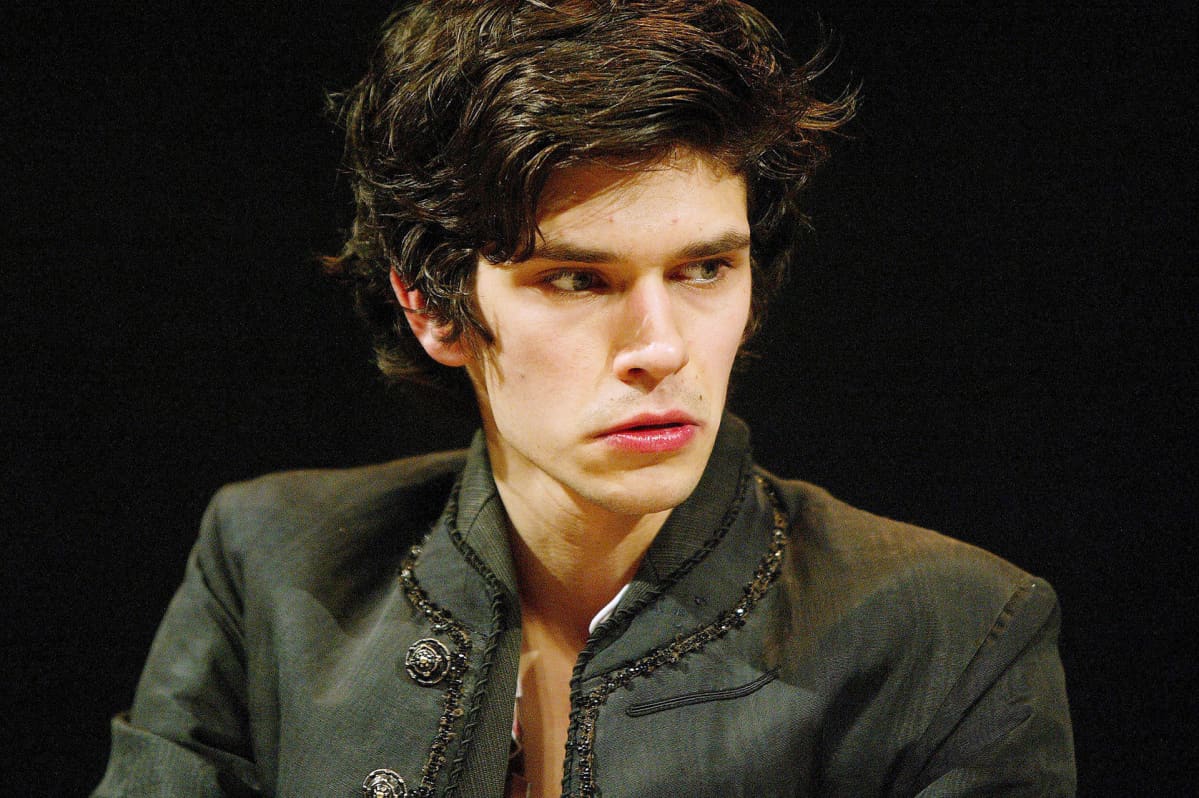 Ben Whishaw esittää Hamletia