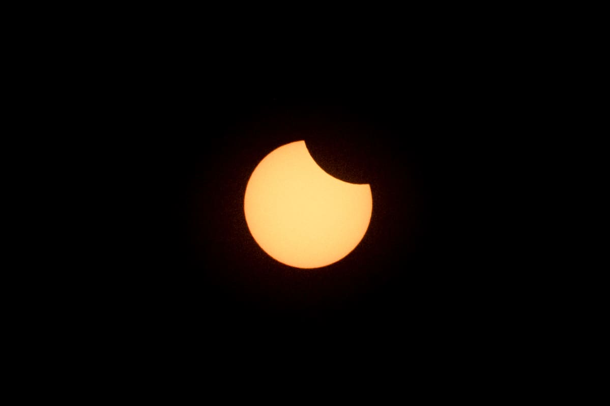 Osittainen auringonpimennys kuvattuna Mikkelissä 10.6.2021 kello 13:20
