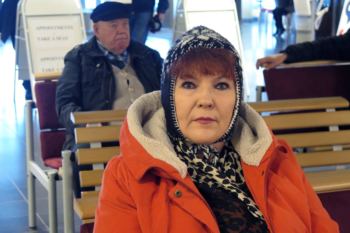 Maire Marjanen odottaa vuoroaan.