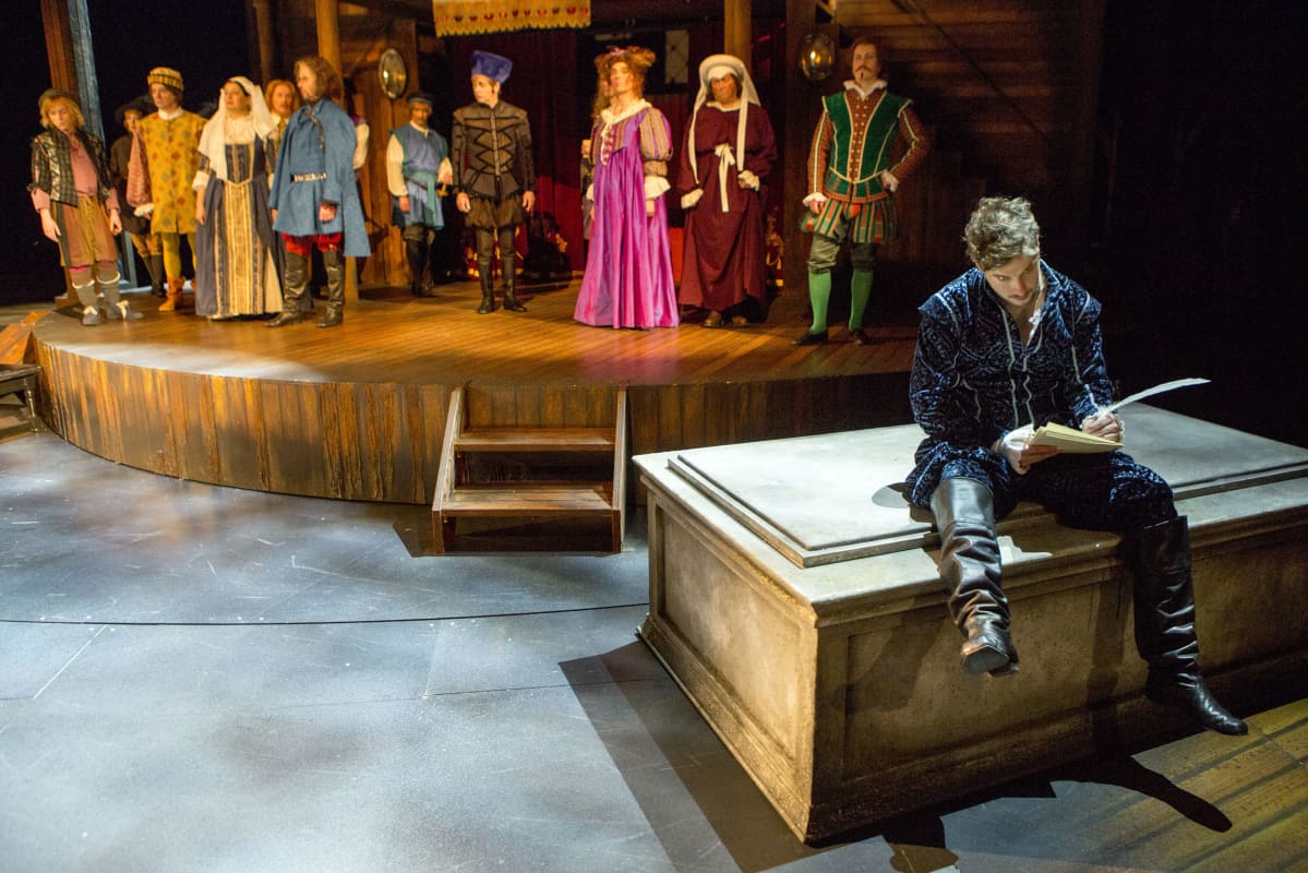 Rakastunut Shakespeare -näytelmä on Arffmanin oma ohjaus. Pääosan esittää Heikki Ranta.