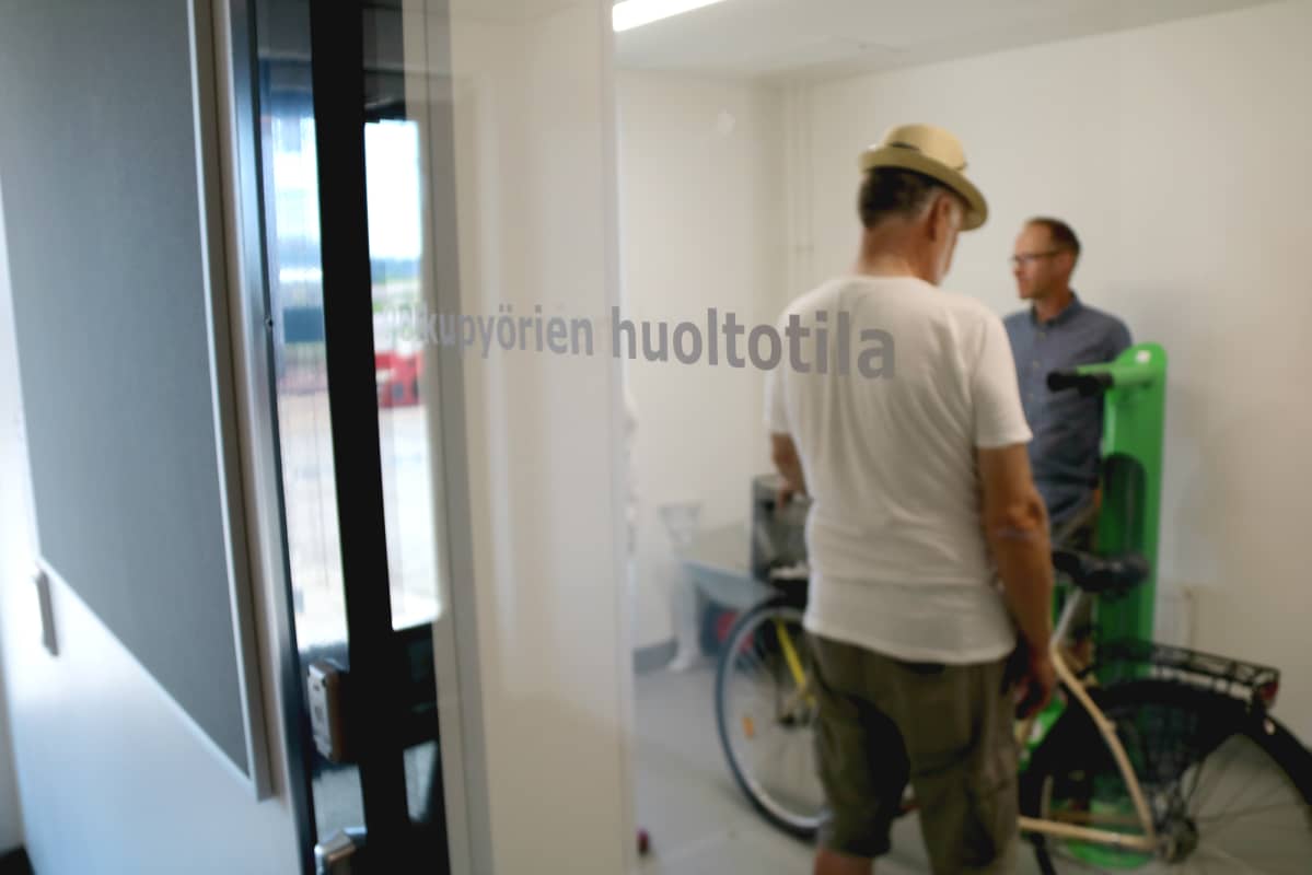 Penttilänrannan monisukupolvikorttelissa Joensuussa on polkupyörien huoltotila.