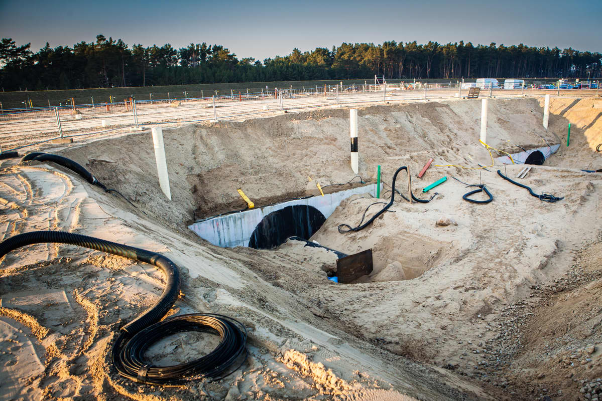 Tähän päätyvät Nord Stream 2-putket toistaiseksi. Tunneli on porattu mereltä tänne.