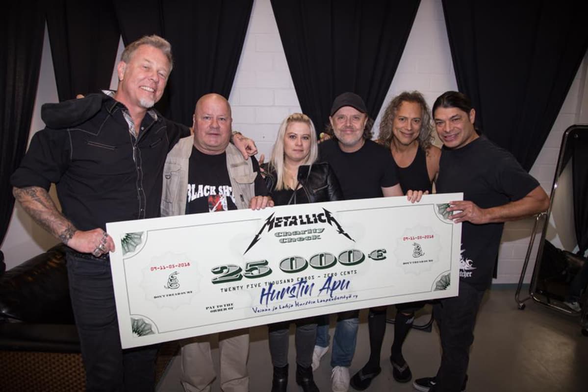 Metallica lahjoitti 25000 euroa Hursin avulle.