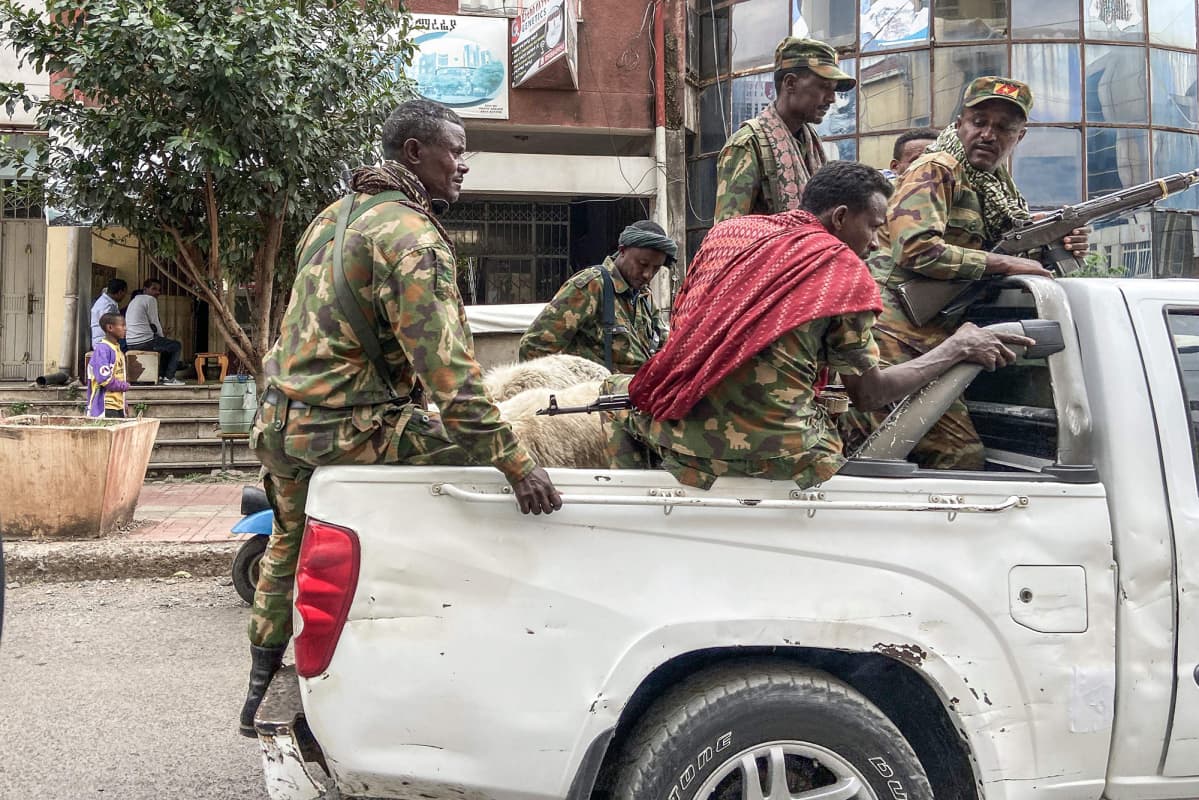 Amhara-joukkojen jäseniä Gondarin kaupungissa Amharan maakunnassa Tigrayn eteläpuolella.