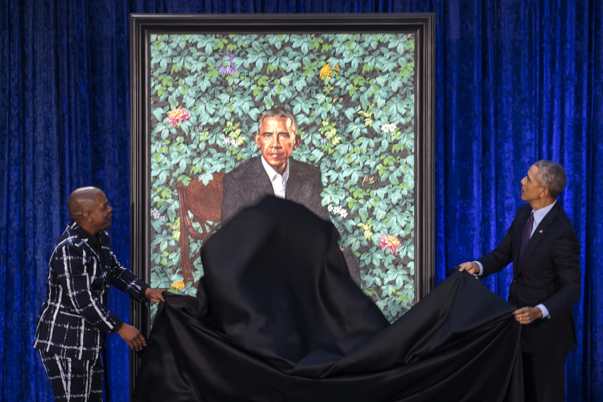 Barack Obama paljasti itseään esittävän maalauksen helmikuussa 2018.