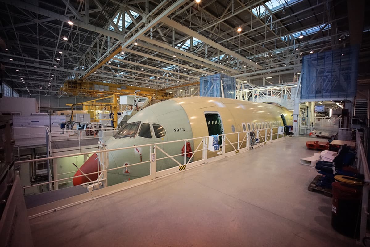 Airbus A350 tuotantolinjalla.