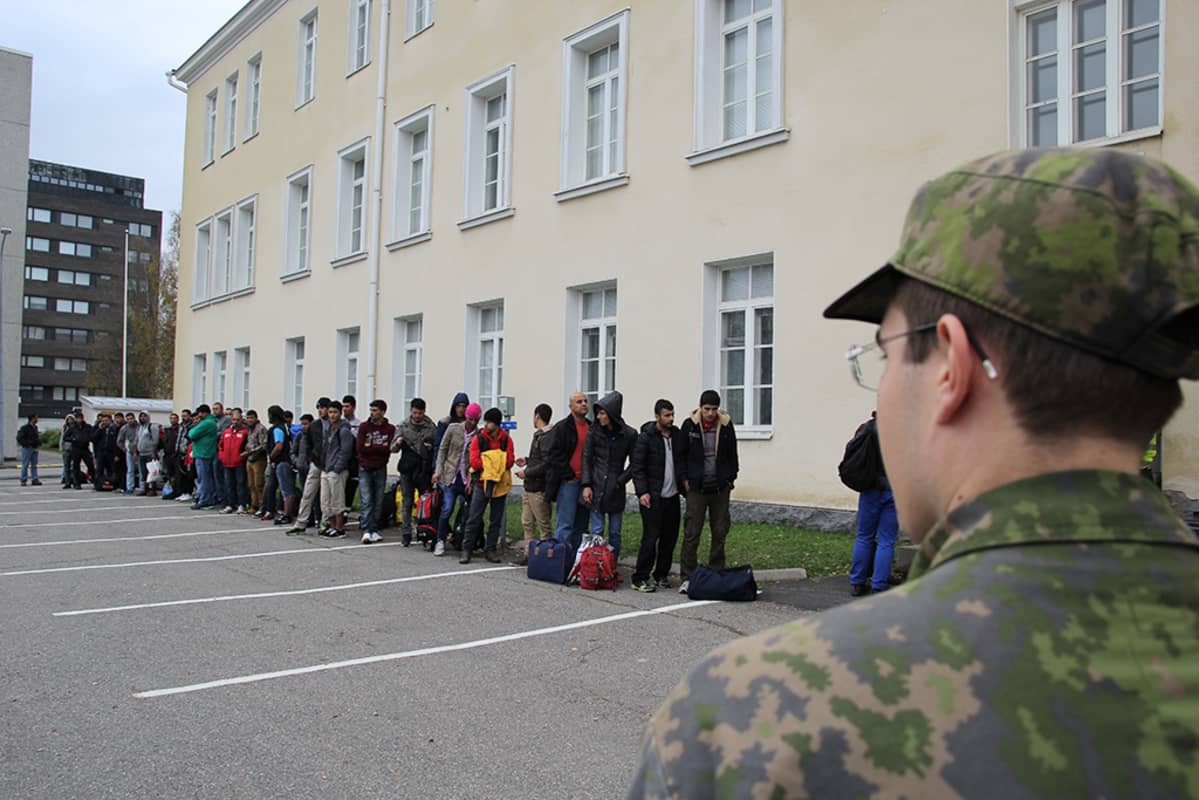 Tuvapaikanhakijoita Tornion järjestelykeskuksessa syyskuussa 2015